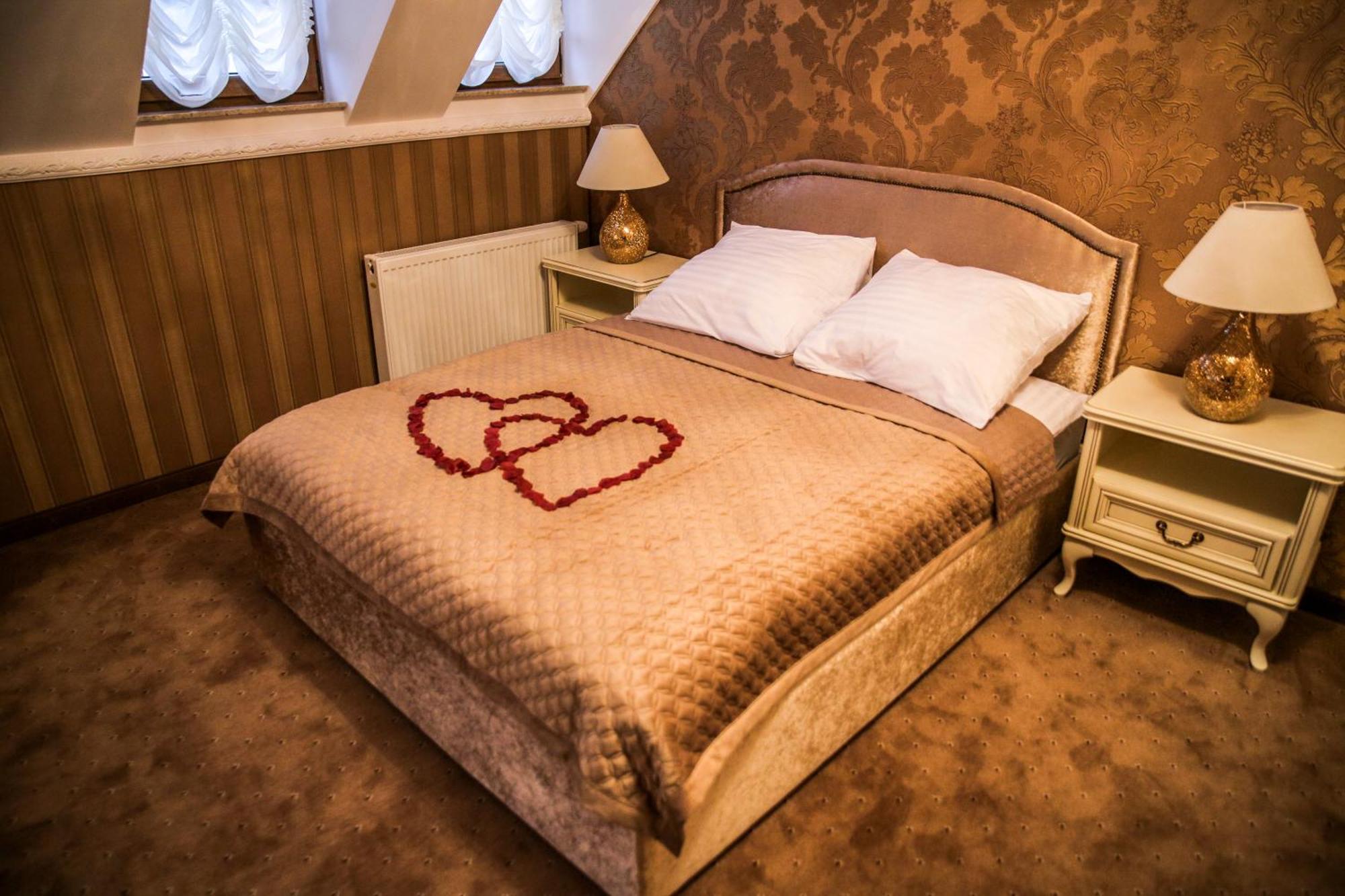 Krysztalowy Dworek Hotel Zbychowo Eksteriør billede